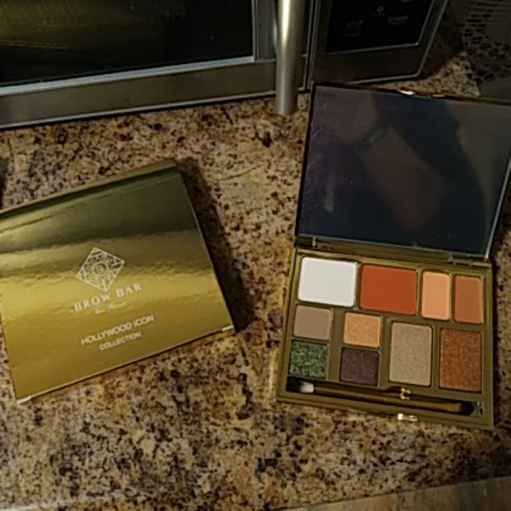 Brow Bar by Reena Hollywood Icon Collection